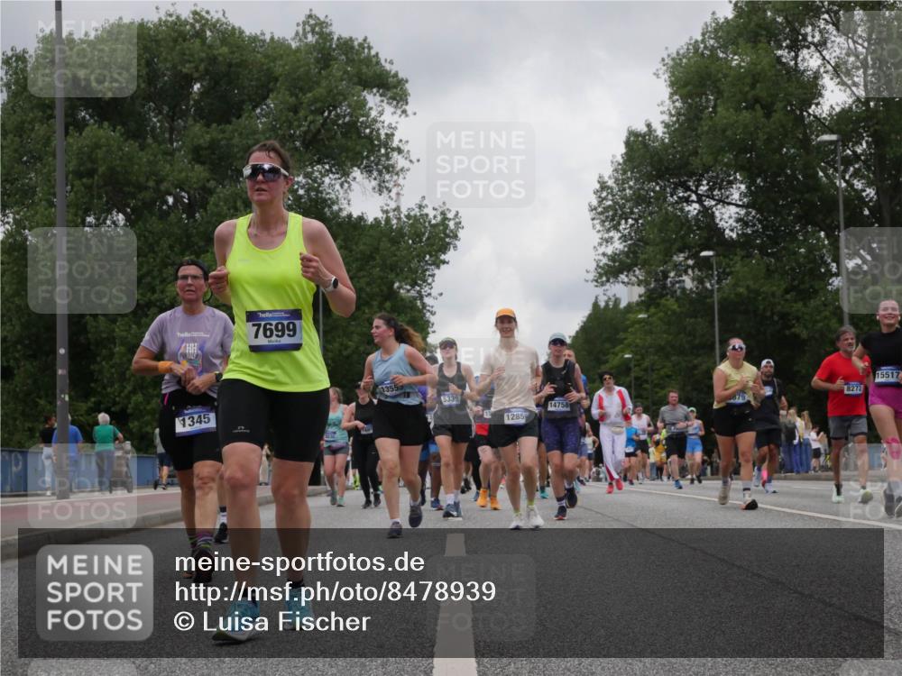 29.06.2025 - hella hamburg halbmarathon Luisa Fischer http://msf.ph/oto/8478939 29.06.2025 10:48:56 Kennedybrücke 7699, 1345, 149, 1355, 5339, 14758, 879, 1285, 8272, 15517, 2846, 2954, 3879, 3993, 4820, 5108, 5190, 5339, 5703, 7699, 8272, 8594, 9536, 10562 meine-sportfotos.de