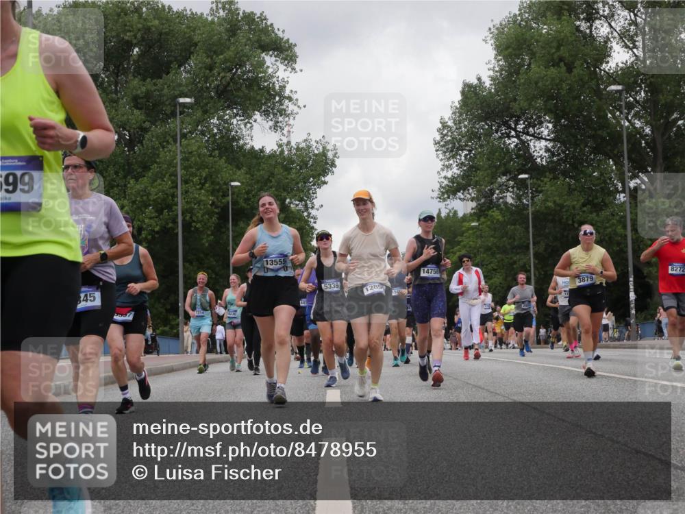 29.06.2025 - hella hamburg halbmarathon Luisa Fischer http://msf.ph/oto/8478955 29.06.2025 10:48:57 Kennedybrücke 99, 45, 7314, 1230, 9557, 13555, 5339, 1285, 1540, 14758, 3879, 8272, 2846, 2954, 3879, 3993, 4820, 5108, 5190, 5339, 5703, 6763, 7699, 8272, 8594, 9536 meine-sportfotos.de