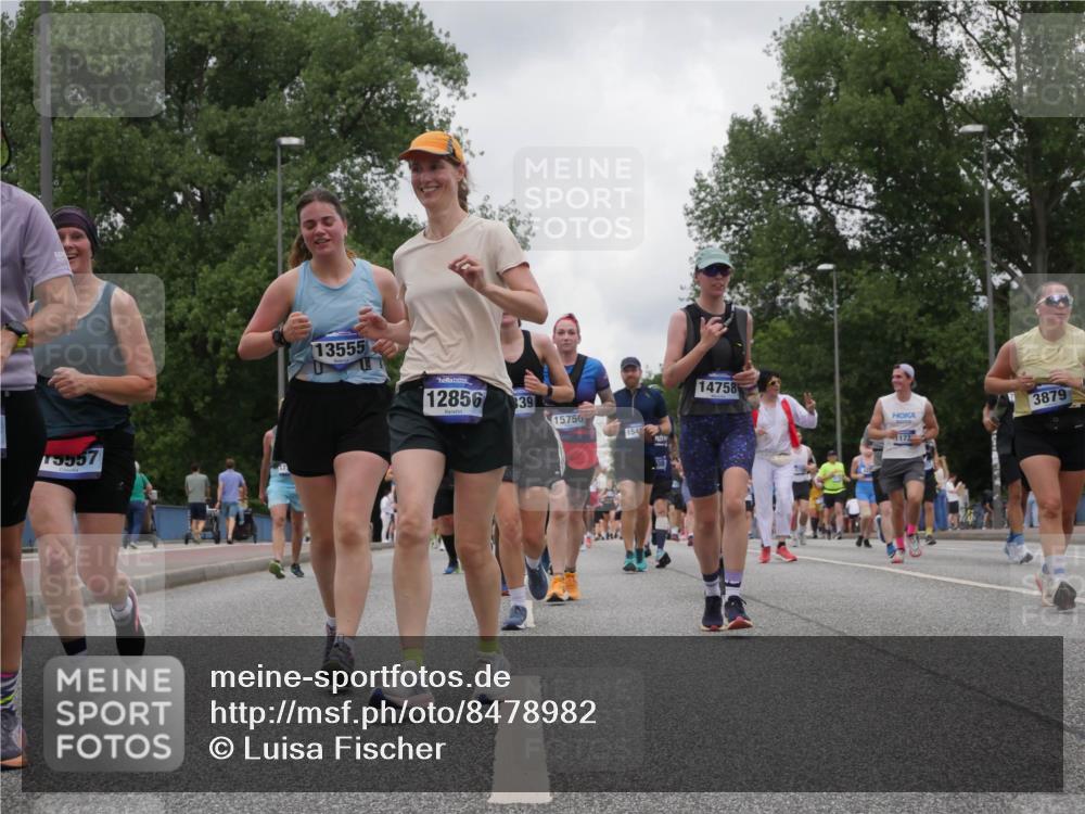 29.06.2025 - hella hamburg halbmarathon Luisa Fischer http://msf.ph/oto/8478982 29.06.2025 10:48:58 Kennedybrücke 15557, 13555, 12856, 39, 15750, 14758, 1173, 3879, 1085, 2846, 2954, 3357, 3377, 3879, 3993, 4820, 5108, 5190, 5339, 5703, 6763, 7699, 8272, 8594, 9536 meine-sportfotos.de