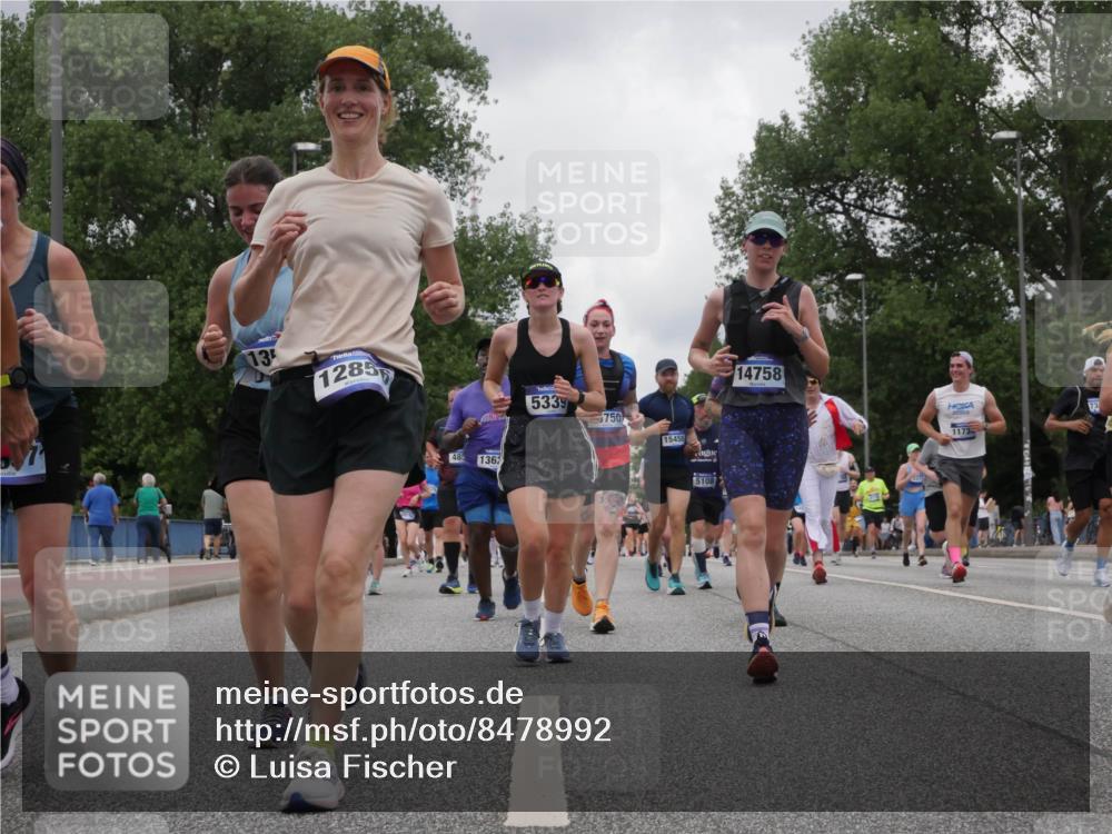 29.06.2025 - hella hamburg halbmarathon Luisa Fischer http://msf.ph/oto/8478992 29.06.2025 10:48:59 Kennedybrücke 13, 1285, 485, 1367, 5339, 750, 15458, 5108, 14758, 1173, 1085, 2664, 2846, 2954, 3357, 3377, 3879, 3993, 4820, 5108, 5190, 5339, 5703, 6763, 7699, 8272, 8594, 9536 meine-sportfotos.de