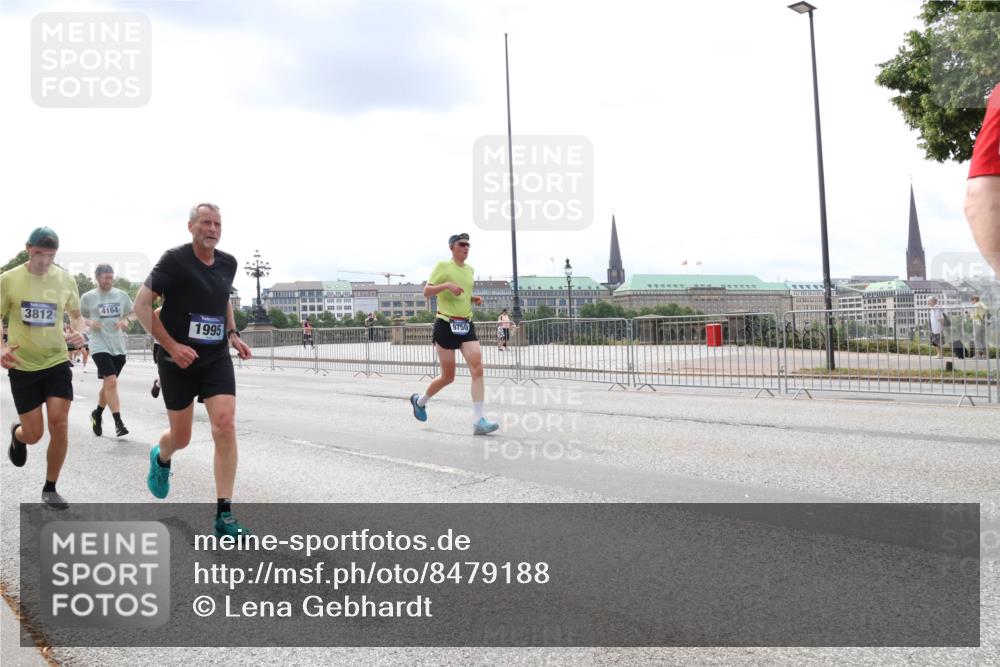 29.06.2025 - hella hamburg halbmarathon Lena Gebhardt http://msf.ph/oto/8479188 29.06.2025 10:33:29 Lombardsbrücke 3812, 4164, 1995, 9750, 1189, 1275, 1324, 1764, 1896, 1995, 2038, 2054, 2085, 2342, 2776, 2838, 2959, 3170, 3341, 3560, 3812, 3871, 4030, 4096, 4164, 4361, 4433, 4445, 4449, 4650, 4696, 5075, 5096, 5141, 5180, 5557, 5569, 5581, 5821, 5822, 5887, 5917, 6109, 6773, 6854, 6999, 7653, 7705, 8021, 8157, 8282, 8595, 8891, 9234, 9258, 9289, 9438, 9591, 9592, 9750, 9780, 9799, 10561, 11229, 11260, 11713, 11811, 11826, 12039, 14305, 14743, 15951 meine-sportfotos.de