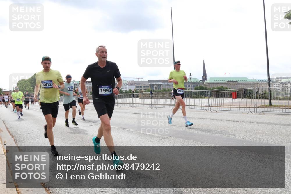 29.06.2025 - hella hamburg halbmarathon Lena Gebhardt http://msf.ph/oto/8479242 29.06.2025 10:33:30 Lombardsbrücke 3812, 4164, 1995, 9750, 1189, 1275, 1324, 1764, 1896, 1995, 2038, 2054, 2085, 2342, 2776, 2838, 3170, 3341, 3560, 3812, 3871, 4030, 4164, 4361, 4433, 4445, 4449, 4650, 4696, 5075, 5096, 5141, 5180, 5557, 5569, 5581, 5821, 5822, 5887, 5917, 6109, 6773, 6854, 6999, 7653, 7705, 8021, 8157, 8282, 8595, 8891, 9234, 9258, 9289, 9438, 9591, 9592, 9750, 9780, 9799, 10561, 11229, 11713, 11811, 11826, 12039, 14305, 14743, 15951 meine-sportfotos.de