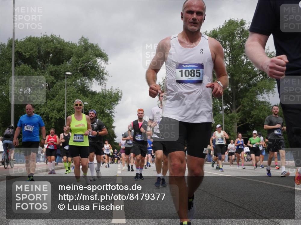 29.06.2025 - hella hamburg halbmarathon Luisa Fischer http://msf.ph/oto/8479377 29.06.2025 10:49:09 Kennedybrücke 1629, 18084, 19126, 8762, 1085, 1800, 17054, 1060, 1085, 1465, 1854, 2217, 2657, 2664, 2965, 3357, 3377, 4099, 4102, 4119, 5703, 5914, 6393, 6763, 6980 meine-sportfotos.de
