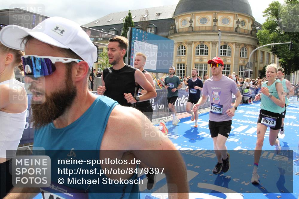 29.06.2025 - hella hamburg halbmarathon Michael Strokosch http://msf.ph/oto/8479397 29.06.2025 10:40:51 Ziel 1631, 1882, 2750, 4634, 4889, 5014, 5026, 5745, 6429, 7080, 7109, 7378, 8074, 8629, 9979, 10369, 10900, 11959, 14092, 14661, 15351, 16201, 16249, 17486 meine-sportfotos.de