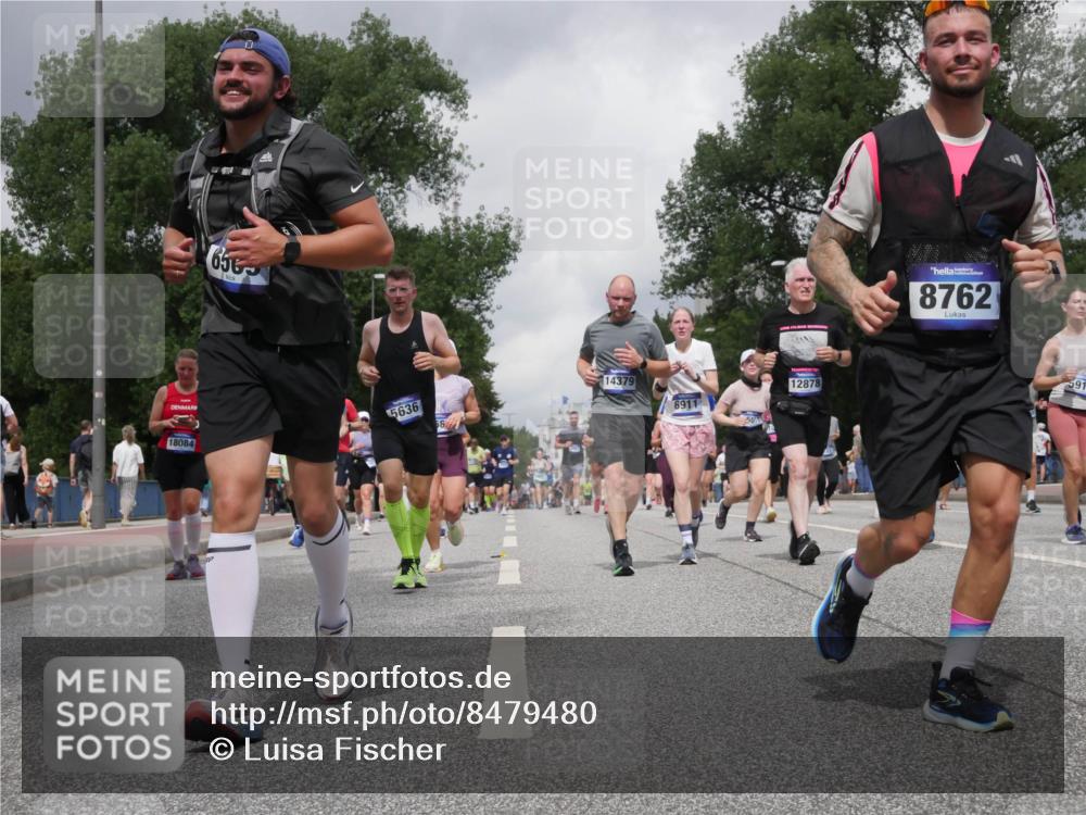 29.06.2025 - hella hamburg halbmarathon Luisa Fischer http://msf.ph/oto/8479480 29.06.2025 10:49:12 Kennedybrücke 18084, 656, 5636, 582, 14379, 6911, 12878, 8762, 591, 1060, 1465, 1854, 2217, 2657, 2664, 2965, 4099, 4102, 4119, 5914, 6393, 6788, 6980, 7983 meine-sportfotos.de