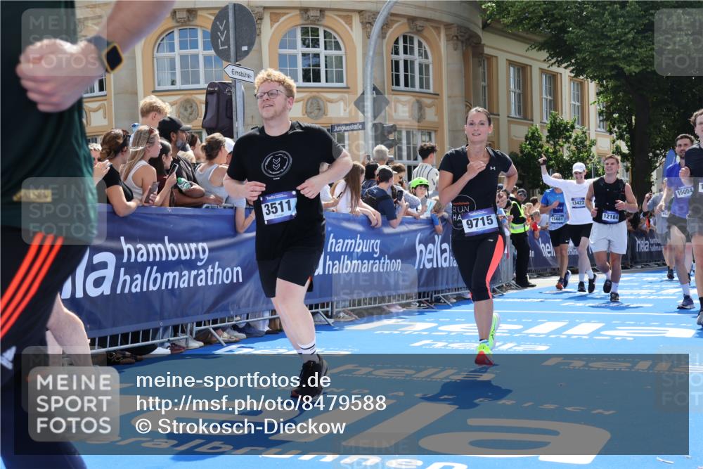 29.06.2025 - hella hamburg halbmarathon Strokosch-Dieckow http://msf.ph/oto/8479588 29.06.2025 11:34:05 Ziel 1029, 1518, 1732, 2199, 2933, 3010, 3122, 3511, 3880, 5028, 5055, 5495, 5557, 6092, 6093, 7140, 7522, 7570, 9573, 9715, 10561, 12184, 12755, 12869, 13422, 15004, 15661, 15870, 17412, 17443, 18132, 18998, 19006 meine-sportfotos.de