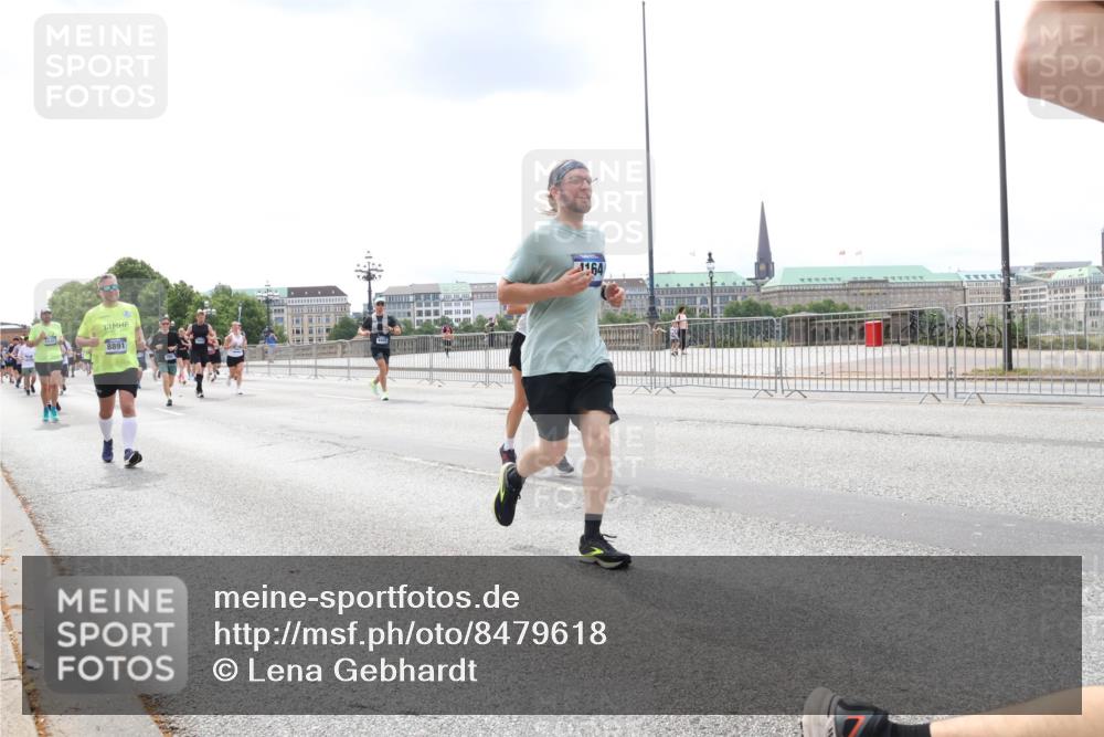 29.06.2025 - hella hamburg halbmarathon Lena Gebhardt http://msf.ph/oto/8479618 29.06.2025 10:33:31 Lombardsbrücke 8891, 164, 1189, 1275, 1324, 1764, 1896, 1995, 2038, 2054, 2085, 2342, 2776, 2838, 3170, 3341, 3560, 3812, 3871, 4030, 4164, 4361, 4433, 4445, 4449, 4650, 4696, 4942, 5075, 5096, 5141, 5180, 5557, 5566, 5569, 5581, 5821, 5822, 5887, 5917, 6109, 6515, 6773, 6854, 6999, 7653, 7705, 8021, 8157, 8282, 8595, 8891, 9234, 9258, 9289, 9438, 9591, 9592, 9750, 9780, 9799, 10561, 11229, 11713, 11811, 11826, 12039, 14743, 15951 meine-sportfotos.de