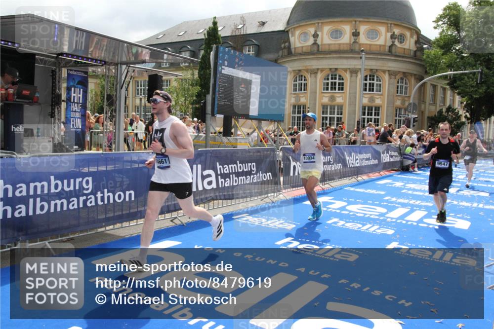 29.06.2025 - hella hamburg halbmarathon Michael Strokosch http://msf.ph/oto/8479619 29.06.2025 10:40:58 Ziel 1631, 1677, 7109, 7378, 9547, 10369, 10934, 12088, 12385, 13029, 13158, 14661, 15689, 16347, 17032, 17720, 18173 meine-sportfotos.de