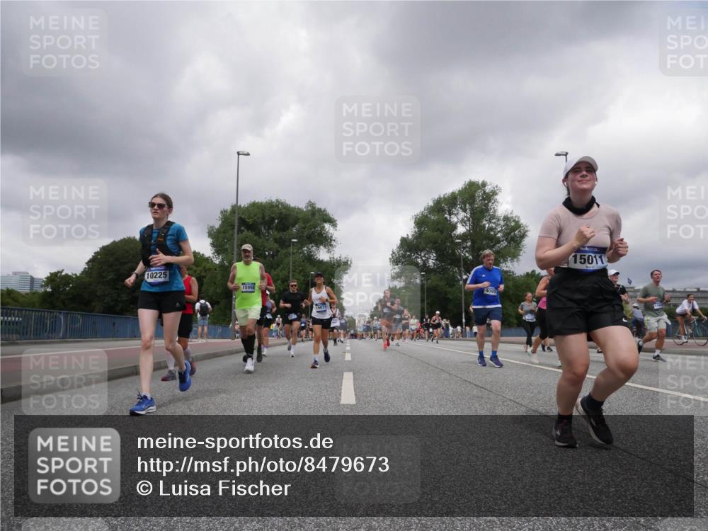 29.06.2025 - hella hamburg halbmarathon Luisa Fischer http://msf.ph/oto/8479673 29.06.2025 10:49:17 Kennedybrücke 10225, 15998, 16031, 4099, 4099, 15011, 1060, 1426, 1854, 2217, 2965, 4099, 4102, 5914, 6393, 6788, 6980, 7530, 7983 meine-sportfotos.de