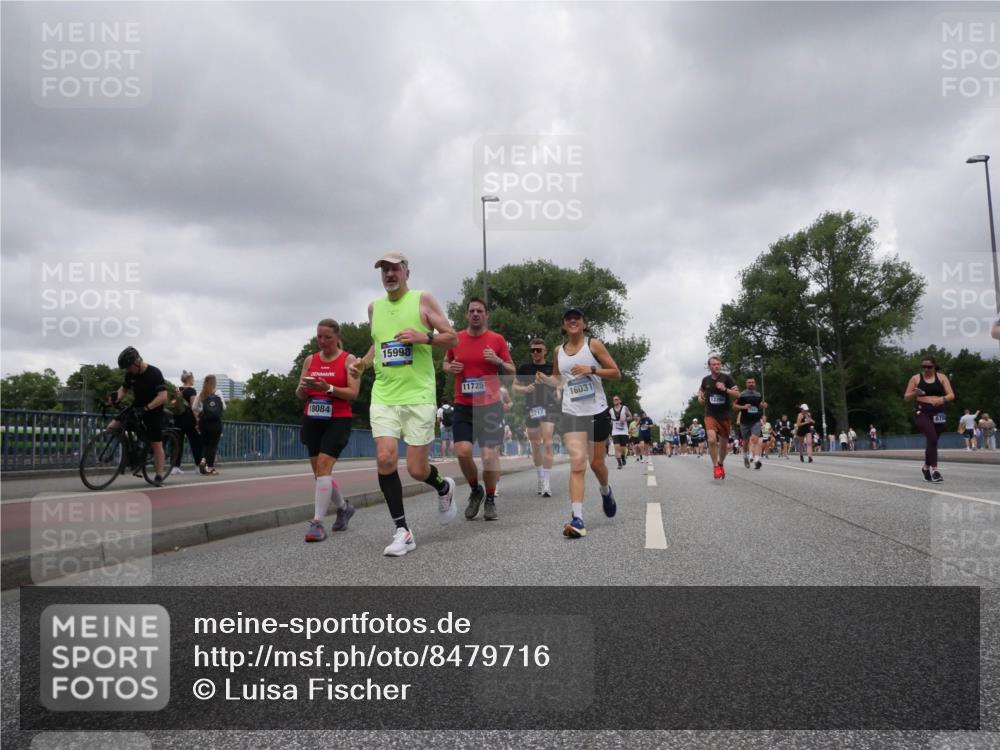29.06.2025 - hella hamburg halbmarathon Luisa Fischer http://msf.ph/oto/8479716 29.06.2025 10:49:18 Kennedybrücke 15998, 18084, 11725, 2217, 16031, 679, 1060, 1421, 1426, 1854, 2217, 4099, 4102, 6393, 6788, 6980, 7530, 7983 meine-sportfotos.de