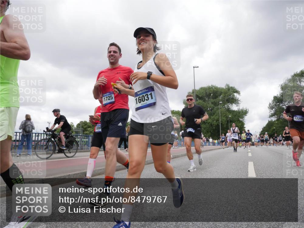 29.06.2025 - hella hamburg halbmarathon Luisa Fischer http://msf.ph/oto/8479767 29.06.2025 10:49:19 Kennedybrücke 11725, 16031, 1808, 12298, 1060, 1421, 1426, 1854, 2217, 4099, 4102, 6393, 6788, 6980, 7530, 7983 meine-sportfotos.de