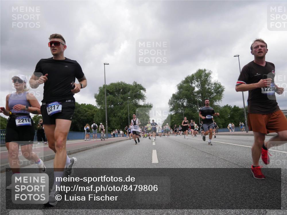 29.06.2025 - hella hamburg halbmarathon Luisa Fischer http://msf.ph/oto/8479806 29.06.2025 10:49:21 Kennedybrücke 2216, 231, 2217, 12298, 1421, 1426, 1854, 2217, 4099, 4102, 4223, 4224, 6788, 7303, 7530, 7983, 10812 meine-sportfotos.de