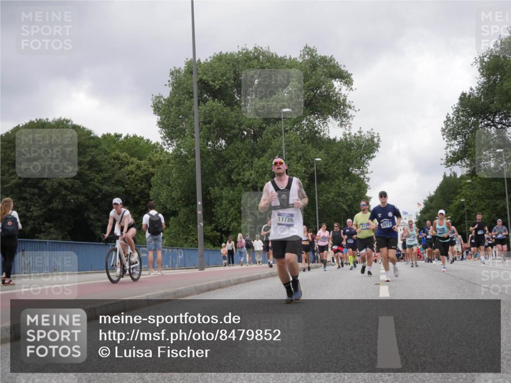 29.06.2025 - hella hamburg halbmarathon Luisa Fischer http://msf.ph/oto/8479852 29.06.2025 10:49:21 Kennedybrücke 11726, 6132, 2973, 1421, 1426, 1854, 2217, 4099, 4102, 4223, 4224, 6788, 7303, 7530, 7983, 10812 meine-sportfotos.de