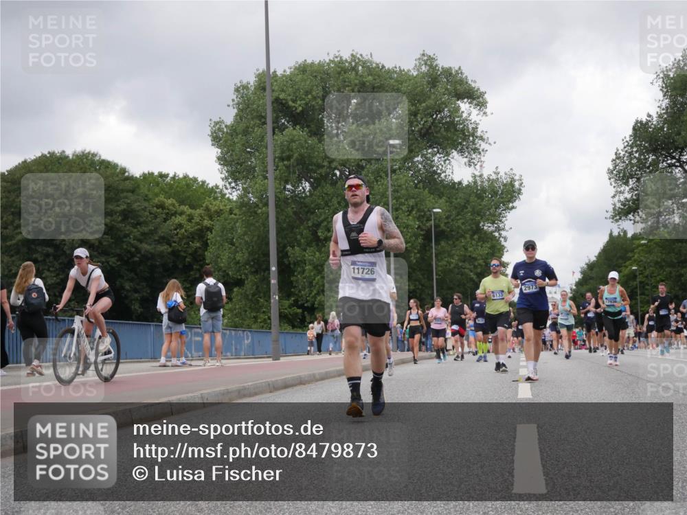 29.06.2025 - hella hamburg halbmarathon Luisa Fischer http://msf.ph/oto/8479873 29.06.2025 10:49:22 Kennedybrücke 11726, 6133, 2973, 17936, 1421, 1426, 1854, 2217, 4099, 4223, 4224, 6788, 7303, 7530, 7983, 10812 meine-sportfotos.de