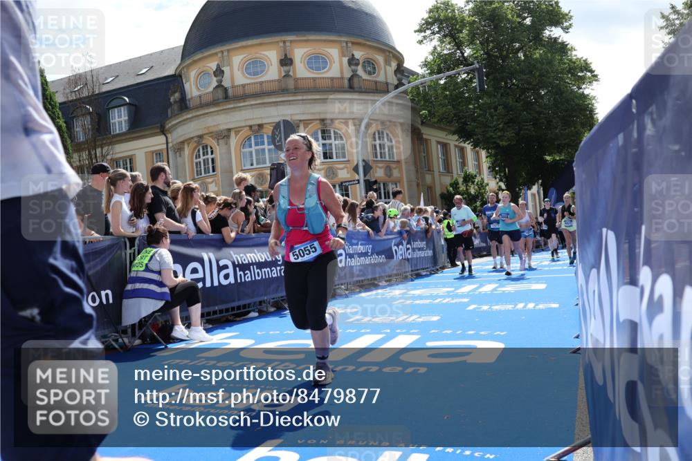 29.06.2025 - hella hamburg halbmarathon Strokosch-Dieckow http://msf.ph/oto/8479877 29.06.2025 11:34:15 Ziel 1102, 1479, 1518, 1627, 2933, 3122, 3717, 5028, 5055, 5495, 5604, 6821, 7235, 7522, 7823, 8716, 9573, 10561, 12097, 12408, 12573, 12869, 13177, 15661, 15870, 17053, 17412, 18293, 18518, 19006, 19061 meine-sportfotos.de