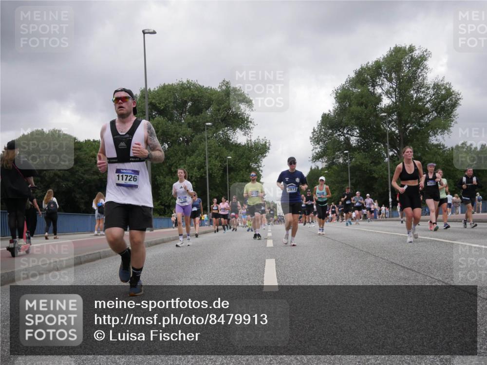 29.06.2025 - hella hamburg halbmarathon Luisa Fischer http://msf.ph/oto/8479913 29.06.2025 10:49:23 Kennedybrücke 11726, 2973, 12415, 1421, 1426, 4223, 4224, 6788, 7303, 7530, 7983, 10812 meine-sportfotos.de