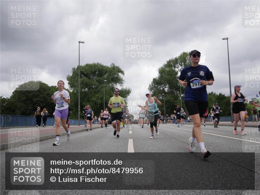 29.06.2025 - hella hamburg halbmarathon Luisa Fischer http://msf.ph/oto/8479956 29.06.2025 10:49:26 Kennedybrücke 7530, 6133, 17936, 2973, 2415, 1421, 1426, 1983, 2008, 4223, 4224, 5044, 7303, 7530, 10812 meine-sportfotos.de