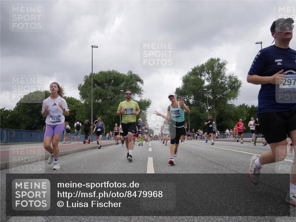 29.06.2025 - hella hamburg halbmarathon Luisa Fischer http://msf.ph/oto/8479968 29.06.2025 10:49:26 Kennedybrücke 6133, 7530, 17936, 297, 1421, 1426, 1983, 2008, 4223, 4224, 5044, 7303, 7530, 10812 meine-sportfotos.de