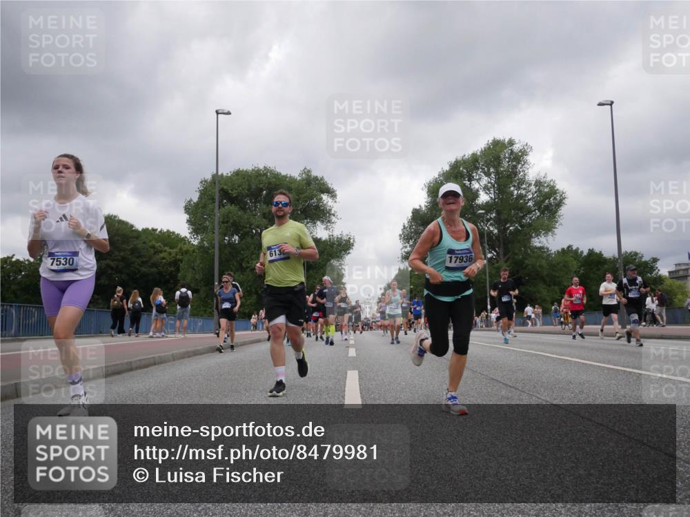 29.06.2025 - hella hamburg halbmarathon Luisa Fischer http://msf.ph/oto/8479981 29.06.2025 10:49:27 Kennedybrücke 7530, 613, 17936, 1421, 1426, 1983, 2008, 4223, 4224, 5044, 7303, 7530, 10812 meine-sportfotos.de