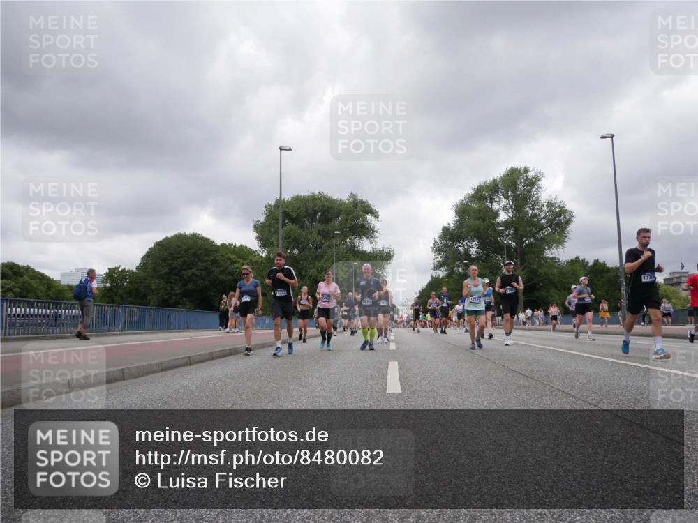 29.06.2025 - hella hamburg halbmarathon Luisa Fischer http://msf.ph/oto/8480082 29.06.2025 10:49:29 Kennedybrücke 17373, 12575, 1770, 1421, 1426, 1695, 1983, 2008, 2398, 4223, 4224, 5044, 7303, 10367, 10812 meine-sportfotos.de