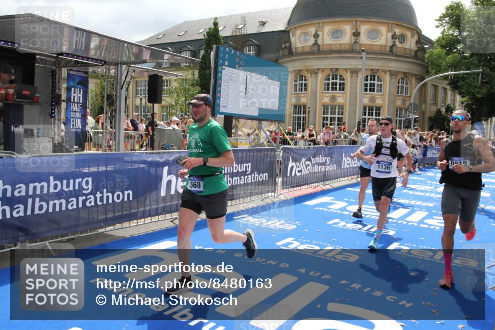 29.06.2025 - hella hamburg halbmarathon Michael Strokosch http://msf.ph/oto/8480163 29.06.2025 10:41:12 Ziel 1136, 2568, 3332, 3618, 4205, 4380, 4871, 5709, 8122, 9358, 9659, 9815, 10375, 12895, 13268, 17100, 17620, 17834, 18045, 18049 meine-sportfotos.de