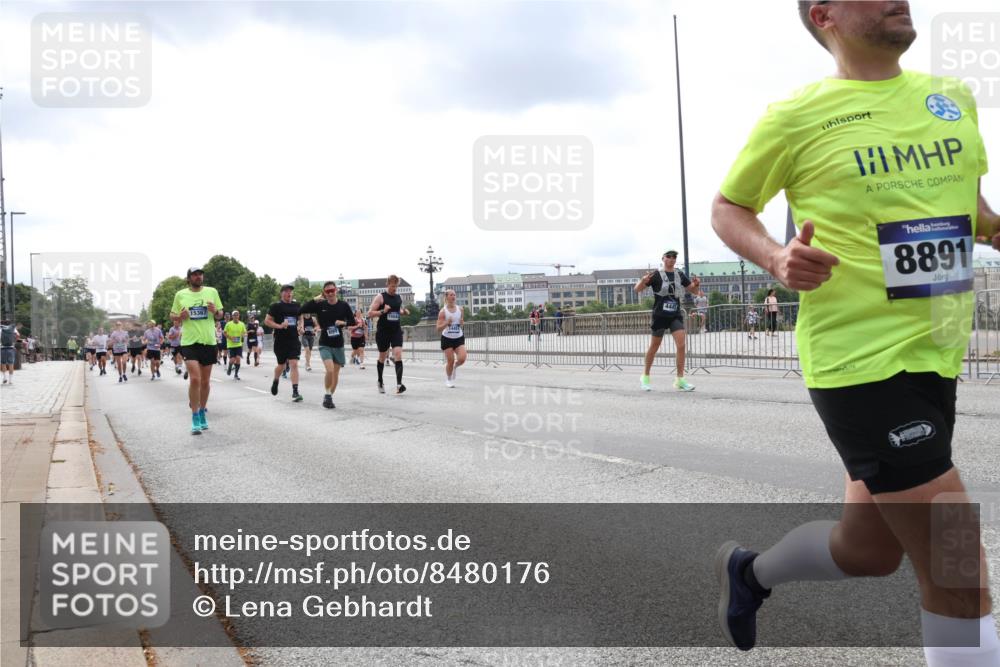 29.06.2025 - hella hamburg halbmarathon Lena Gebhardt http://msf.ph/oto/8480176 29.06.2025 10:33:34 Lombardsbrücke 15367, 44451, 8891, 1189, 1275, 1324, 1764, 1896, 1995, 2038, 2054, 2085, 2342, 2776, 2838, 3170, 3341, 3560, 3812, 3871, 4164, 4361, 4433, 4445, 4449, 4696, 4942, 5075, 5096, 5141, 5180, 5557, 5566, 5569, 5581, 5821, 5822, 5887, 5917, 6109, 6515, 6516, 6773, 6854, 6956, 6999, 7653, 7705, 8021, 8157, 8202, 8282, 8375, 8377, 8383, 8401, 8595, 8891, 9234, 9258, 9289, 9438, 9591, 9592, 9750, 9780, 9799, 9995, 10561, 11229, 11713, 11811, 11826, 12039 meine-sportfotos.de