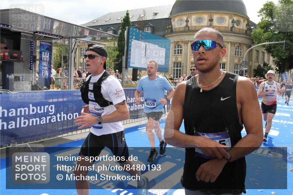 29.06.2025 - hella hamburg halbmarathon Michael Strokosch http://msf.ph/oto/8480193 29.06.2025 10:41:13 Ziel 1136, 2568, 3332, 3618, 4205, 4380, 4871, 5709, 8122, 9659, 9815, 10375, 12895, 13268, 17834, 18045, 18049 meine-sportfotos.de