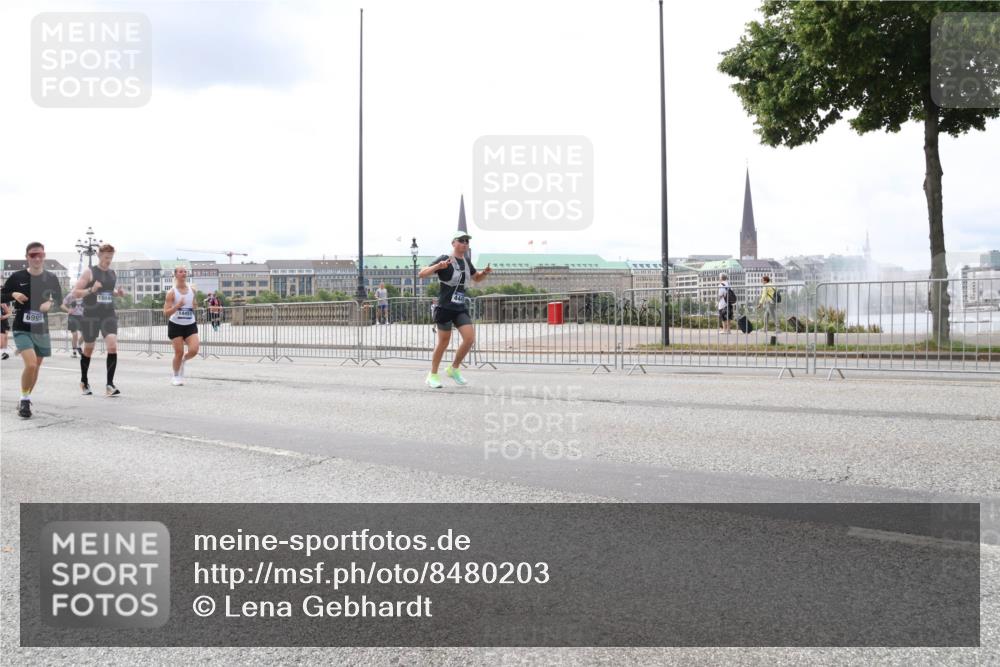 29.06.2025 - hella hamburg halbmarathon Lena Gebhardt http://msf.ph/oto/8480203 29.06.2025 10:33:35 Lombardsbrücke 6999, 15044, 14451, 1189, 1275, 1764, 1896, 1995, 2038, 2054, 2085, 2342, 2776, 2838, 3170, 3264, 3341, 3560, 3812, 4164, 4361, 4433, 4445, 4449, 4696, 4942, 5075, 5096, 5141, 5180, 5557, 5566, 5569, 5581, 5821, 5822, 5887, 5917, 6109, 6515, 6516, 6773, 6854, 6956, 6999, 7027, 7565, 7653, 7705, 8021, 8157, 8202, 8282, 8375, 8377, 8383, 8401, 8595, 8891, 9234, 9258, 9289, 9438, 9591, 9592, 9750, 9780, 9799, 9995, 10007, 10561, 11229, 11713, 11811, 11826, 12039 meine-sportfotos.de
