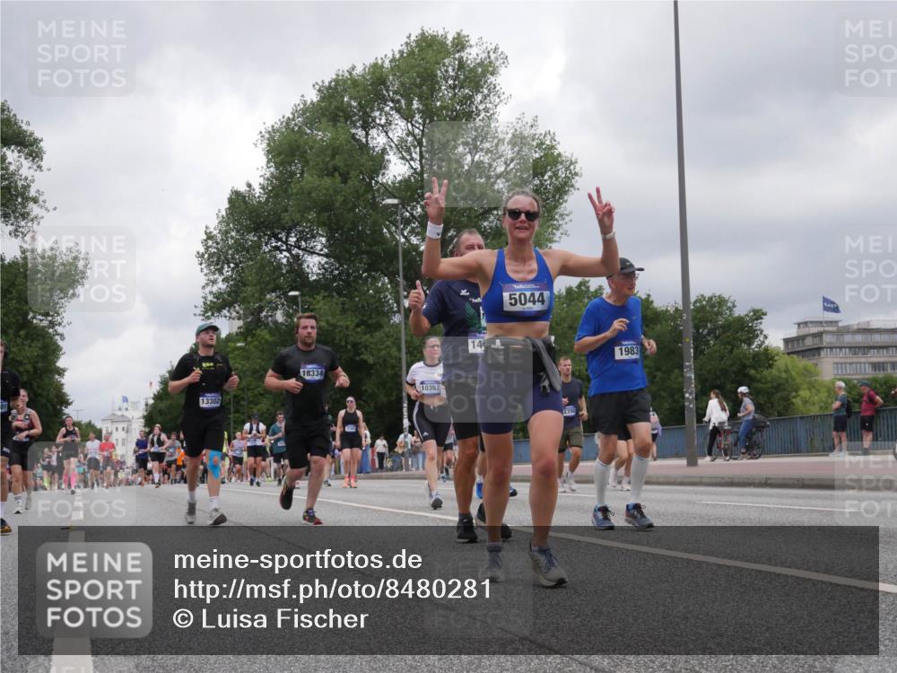 29.06.2025 - hella hamburg halbmarathon Luisa Fischer http://msf.ph/oto/8480281 29.06.2025 10:49:34 Kennedybrücke 18334, 13302, 3160, 10367, 14, 5044, 2398, 1983, 1695, 1983, 2008, 2398, 2917, 3164, 4223, 4224, 5044, 6124, 6161, 10230, 10367 meine-sportfotos.de