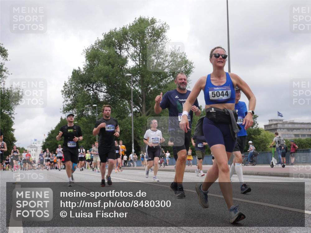 29.06.2025 - hella hamburg halbmarathon Luisa Fischer http://msf.ph/oto/8480300 29.06.2025 10:49:35 Kennedybrücke 13302, 18334, 10367, 2398, 5044, 983, 1695, 1983, 2008, 2398, 2917, 3160, 3164, 5044, 6124, 6161, 8477, 10230, 10367 meine-sportfotos.de
