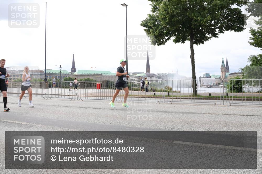 29.06.2025 - hella hamburg halbmarathon Lena Gebhardt http://msf.ph/oto/8480328 29.06.2025 10:33:35 Lombardsbrücke 15044, 1189, 1275, 1764, 1896, 1995, 2038, 2054, 2085, 2342, 2776, 2838, 3170, 3264, 3341, 3560, 3812, 4164, 4361, 4433, 4445, 4449, 4696, 4942, 5075, 5096, 5141, 5180, 5557, 5566, 5569, 5581, 5821, 5822, 5887, 5917, 6109, 6515, 6516, 6773, 6854, 6956, 6999, 7027, 7565, 7653, 7705, 8021, 8157, 8202, 8282, 8375, 8377, 8383, 8401, 8595, 8891, 9234, 9258, 9289, 9438, 9591, 9592, 9750, 9780, 9799, 9995, 10007, 10561, 11229, 11713, 11811, 11826, 12039 meine-sportfotos.de