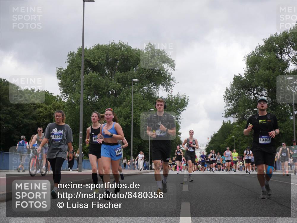 29.06.2025 - hella hamburg halbmarathon Luisa Fischer http://msf.ph/oto/8480358 29.06.2025 10:49:36 Kennedybrücke 18306, 45, 164, 1790, 291, 13302, 612, 3160, 1695, 1983, 2008, 2398, 2917, 3160, 3164, 5044, 6124, 6161, 8477, 10230, 10367 meine-sportfotos.de