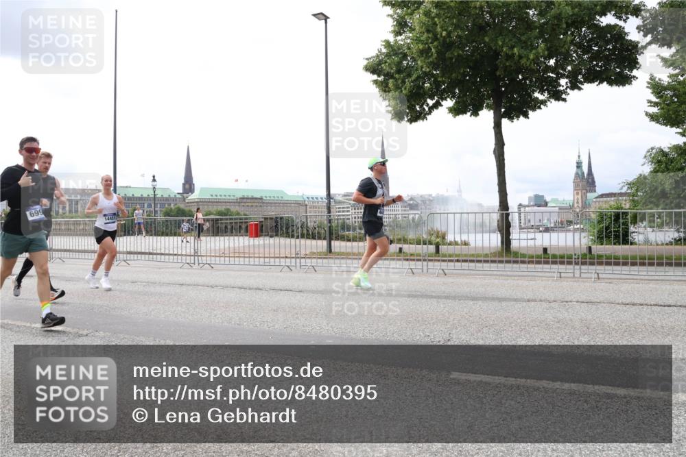 29.06.2025 - hella hamburg halbmarathon Lena Gebhardt http://msf.ph/oto/8480395 29.06.2025 10:33:36 Lombardsbrücke 699, 14451, 1189, 1275, 1764, 1896, 1995, 2038, 2054, 2085, 2342, 2776, 2838, 3170, 3264, 3341, 3560, 3812, 4164, 4361, 4433, 4445, 4449, 4696, 4942, 5075, 5096, 5141, 5180, 5557, 5566, 5569, 5821, 5822, 5887, 5917, 6109, 6515, 6516, 6773, 6854, 6956, 6999, 7027, 7565, 7653, 7705, 8021, 8157, 8202, 8282, 8375, 8377, 8383, 8401, 8595, 8891, 9094, 9234, 9258, 9289, 9438, 9591, 9592, 9750, 9780, 9799, 9875, 9995, 10007, 10071, 10561, 11229, 11713, 11811, 11826, 12039 meine-sportfotos.de