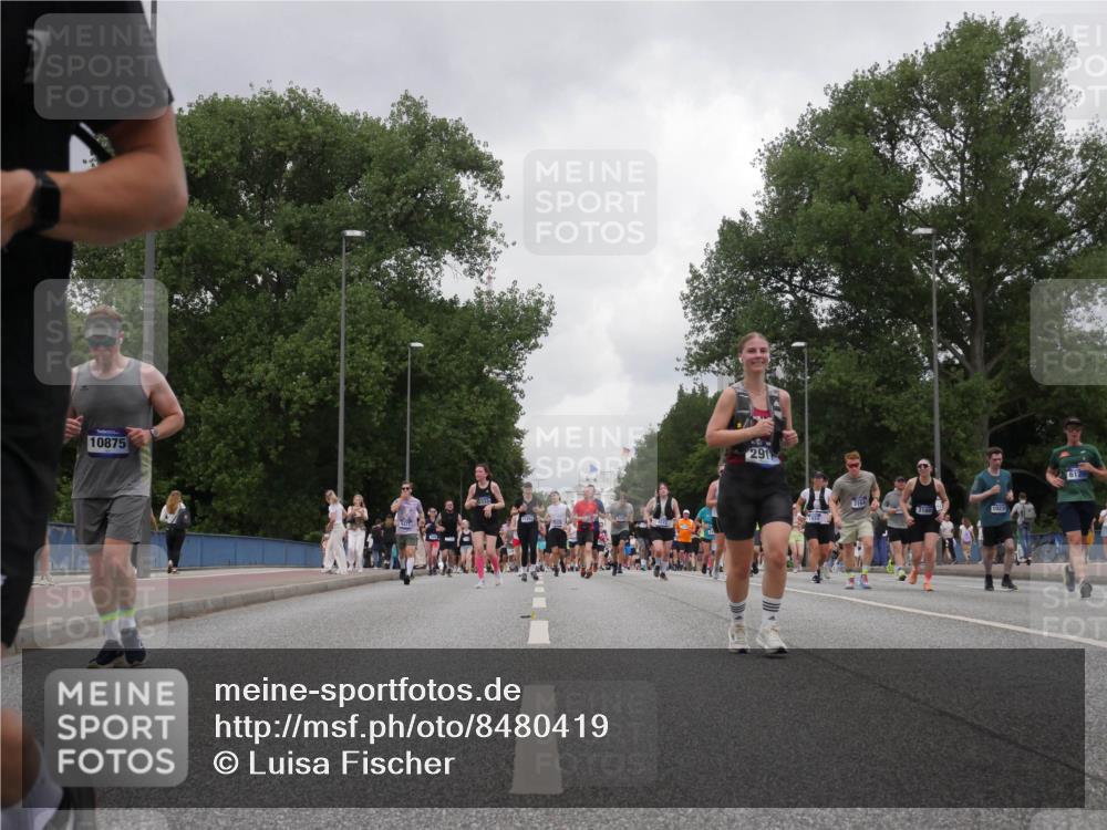 29.06.2025 - hella hamburg halbmarathon Luisa Fischer http://msf.ph/oto/8480419 29.06.2025 10:49:39 Kennedybrücke 10875, 291, 3160, 1023, 612, 1695, 1983, 2398, 2917, 3160, 3164, 4202, 4296, 6124, 6161, 8477, 9243, 10230, 10367 meine-sportfotos.de