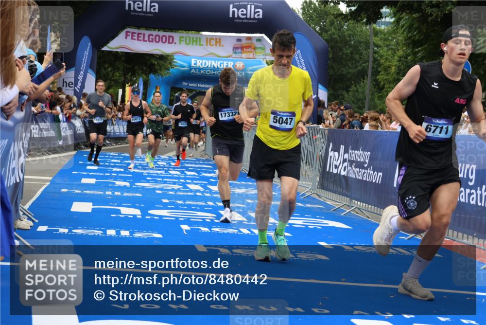 29.06.2025 - hella hamburg halbmarathon Strokosch-Dieckow http://msf.ph/oto/8480442 29.06.2025 10:45:41 Ziel 4345, 4854, 5047, 6071, 6290, 6711, 7385, 8668, 11291, 11495, 12154, 13975, 14374, 14764, 15666, 16617, 17332, 17674, 17835, 18862, 18878 meine-sportfotos.de