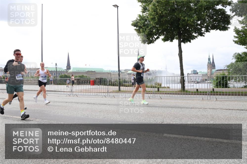 29.06.2025 - hella hamburg halbmarathon Lena Gebhardt http://msf.ph/oto/8480447 29.06.2025 10:33:36 Lombardsbrücke 699, 14451, 44, 1189, 1275, 1764, 1896, 1995, 2038, 2054, 2085, 2342, 2776, 2838, 3170, 3264, 3341, 3560, 3812, 4164, 4361, 4433, 4445, 4449, 4696, 4942, 5075, 5096, 5141, 5180, 5557, 5566, 5569, 5821, 5822, 5887, 5917, 6109, 6515, 6516, 6773, 6854, 6956, 6999, 7027, 7565, 7653, 7705, 8021, 8157, 8202, 8282, 8375, 8377, 8383, 8401, 8595, 8891, 9094, 9234, 9258, 9289, 9438, 9591, 9592, 9750, 9780, 9799, 9875, 9995, 10007, 10071, 10561, 11229, 11713, 11811, 11826, 12039 meine-sportfotos.de