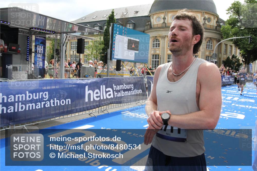 29.06.2025 - hella hamburg halbmarathon Michael Strokosch http://msf.ph/oto/8480534 29.06.2025 10:41:22 Ziel 1570, 4303, 5387, 6771, 6901, 7432, 9711, 10783, 12434, 13876, 16816, 18764 meine-sportfotos.de