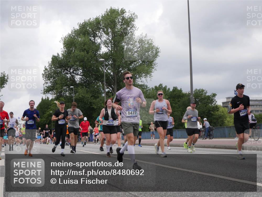 29.06.2025 - hella hamburg halbmarathon Luisa Fischer http://msf.ph/oto/8480692 29.06.2025 10:49:46 Kennedybrücke 43, 4202, 10329, 11253, 296, 4572, 8477, 560, 10030, 14473, 1033, 1429, 1867, 1868, 1924, 2773, 2813, 3160, 3164, 3410, 4202, 4296, 4317, 4572, 8477, 9243, 9445, 10030, 10230, 10327, 10329 meine-sportfotos.de