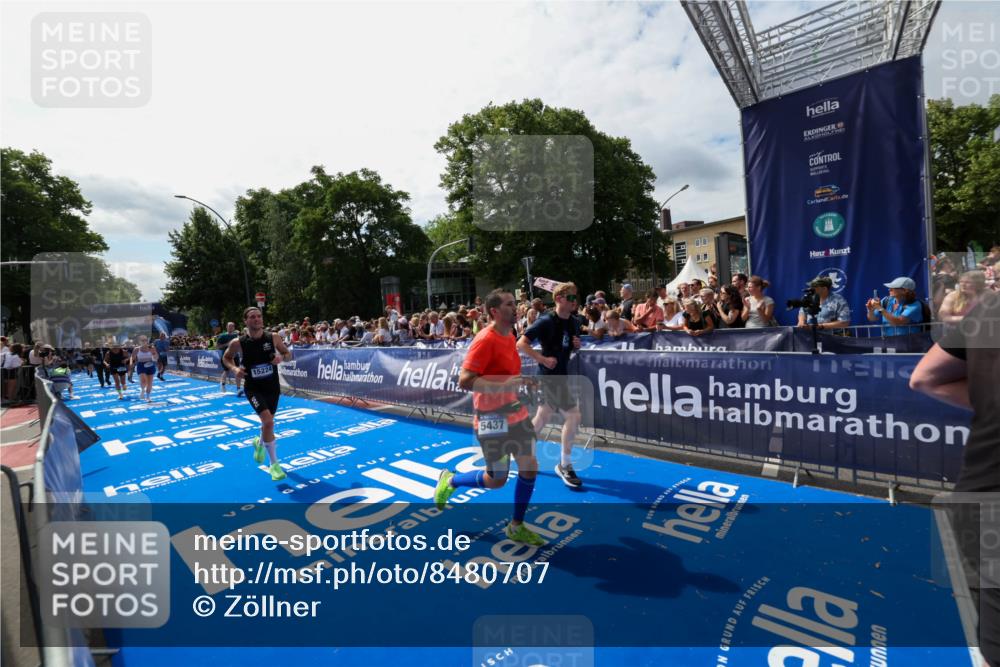 29.06.2025 - hella hamburg halbmarathon Zöllner http://msf.ph/oto/8480707 29.06.2025 11:29:51 Ziel 3421, 4154, 5437, 5798, 7162, 9598, 11168, 13842, 15224, 15847 meine-sportfotos.de