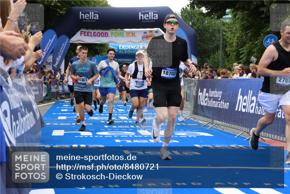 29.06.2025 - hella hamburg halbmarathon Strokosch-Dieckow http://msf.ph/oto/8480721 29.06.2025 10:46:07 Ziel 1569, 1759, 2048, 2590, 2707, 3087, 4949, 5648, 6388, 6460, 7450, 7961, 8269, 9585, 10796, 11094, 11125, 11936, 12269, 13630, 14804, 16136, 16466, 16475, 17190, 18081, 18702, 18797 meine-sportfotos.de