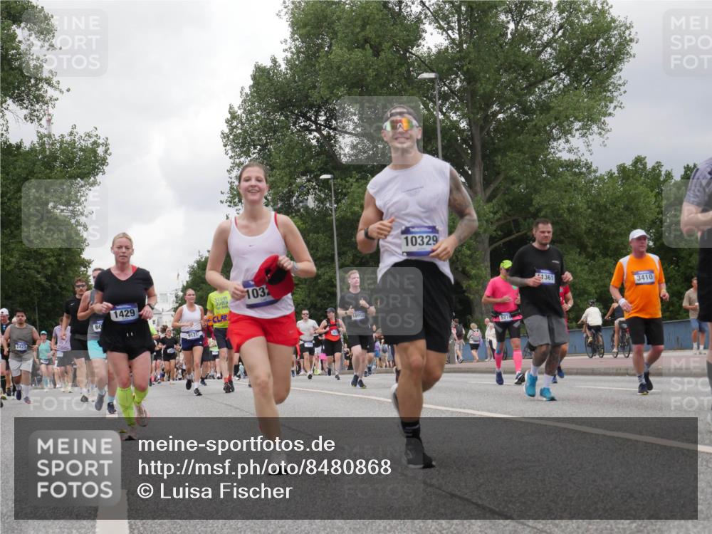 29.06.2025 - hella hamburg halbmarathon Luisa Fischer http://msf.ph/oto/8480868 29.06.2025 10:49:52 Kennedybrücke 2423, 60, 1429, 9121, 1032, 10329, 18950, 5770, 1361, 3410, 1033, 1429, 1867, 1868, 1924, 2423, 2773, 2813, 3410, 4202, 4296, 4306, 4317, 4572, 5769, 5770, 6392, 8486, 9120, 9121, 9445, 10030, 10327, 10329 meine-sportfotos.de