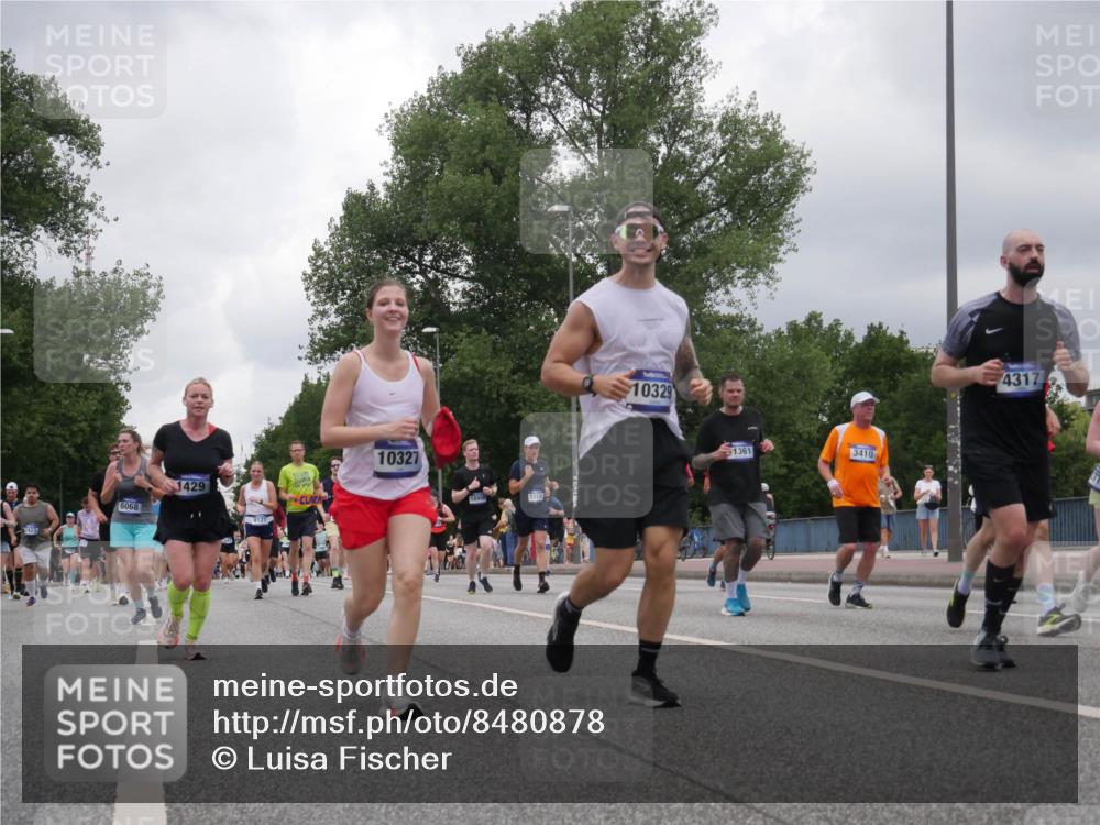 29.06.2025 - hella hamburg halbmarathon Luisa Fischer http://msf.ph/oto/8480878 29.06.2025 10:49:52 Kennedybrücke 6068, 1429, 9121, 10327, 18950, 10329, 1361, 3410, 4317, 1033, 1429, 1867, 1868, 1924, 2423, 2773, 2813, 3410, 4202, 4296, 4306, 4317, 4572, 5769, 5770, 6392, 8486, 9120, 9121, 9445, 10030, 10327, 10329 meine-sportfotos.de