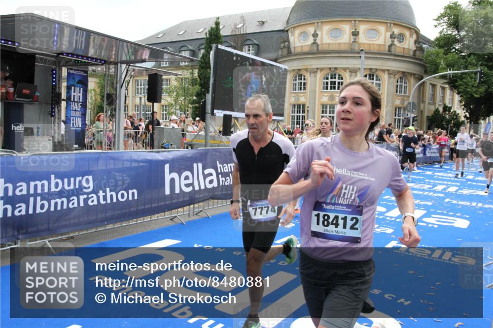 29.06.2025 - hella hamburg halbmarathon Michael Strokosch http://msf.ph/oto/8480881 29.06.2025 10:41:32 Ziel 2579, 2797, 3204, 4893, 5987, 7774, 7796, 8358, 10894, 12588, 13457, 14275, 14555, 17159, 17882, 18412, 18442, 18509, 18573 meine-sportfotos.de