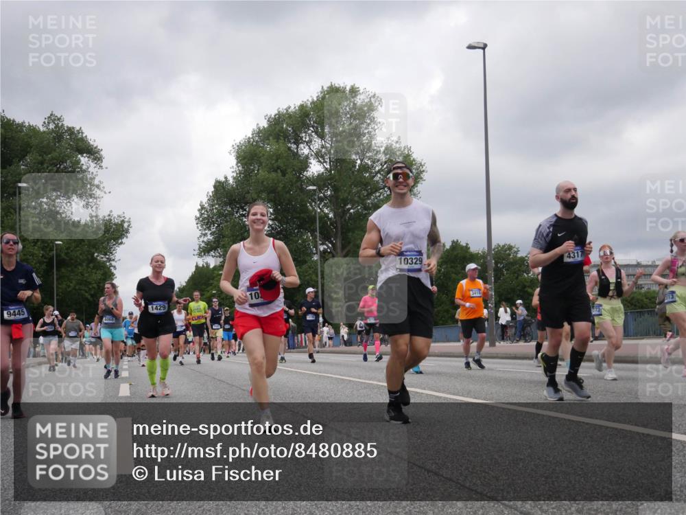 29.06.2025 - hella hamburg halbmarathon Luisa Fischer http://msf.ph/oto/8480885 29.06.2025 10:49:53 Kennedybrücke 9445, 1429, 10, 13195, 577, 10329, 3410, 4317, 13, 1033, 1429, 1867, 1868, 1924, 2423, 2773, 2813, 3410, 4306, 4317, 4572, 5769, 5770, 6392, 8486, 9120, 9121, 9337, 9445, 10030, 10327, 10329 meine-sportfotos.de