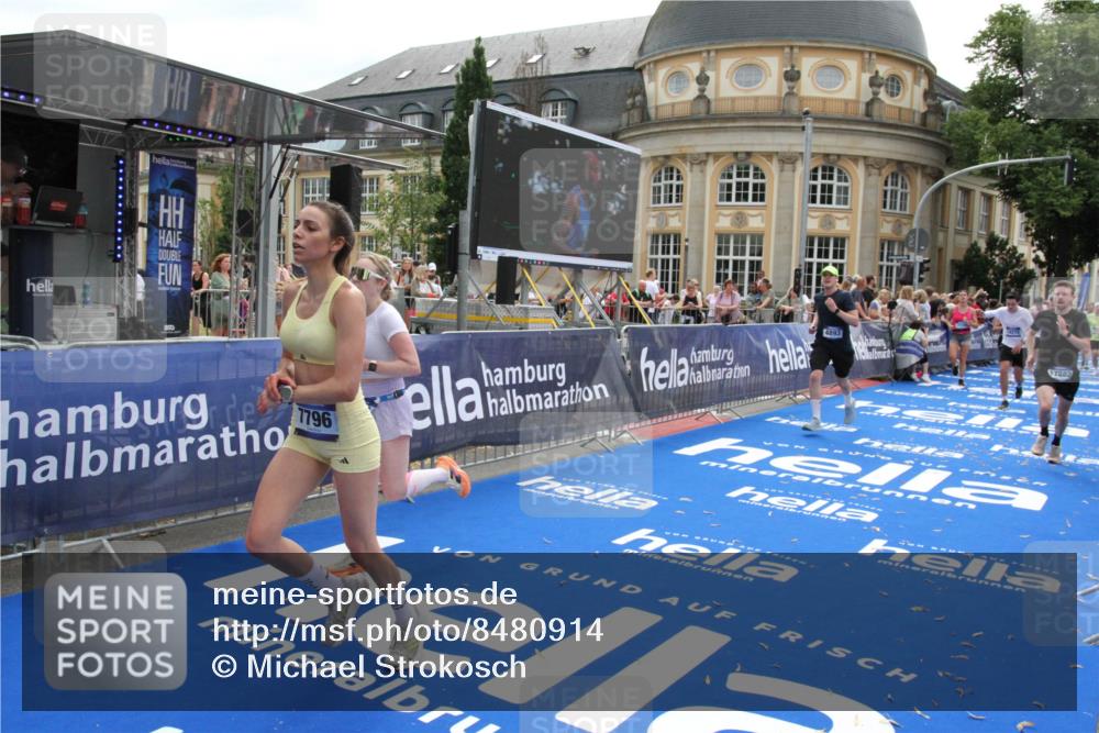 29.06.2025 - hella hamburg halbmarathon Michael Strokosch http://msf.ph/oto/8480914 29.06.2025 10:41:33 Ziel 2579, 2797, 3204, 4893, 5987, 7774, 7796, 8358, 10894, 12588, 13457, 14275, 14555, 17159, 17882, 18412, 18442, 18491, 18573 meine-sportfotos.de