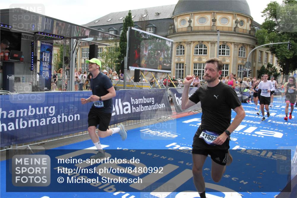 29.06.2025 - hella hamburg halbmarathon Michael Strokosch http://msf.ph/oto/8480992 29.06.2025 10:41:34 Ziel 2579, 2797, 3204, 4893, 5987, 7774, 7796, 8358, 9885, 10894, 12588, 13457, 14275, 14555, 16084, 17159, 17882, 18412, 18442, 18491 meine-sportfotos.de