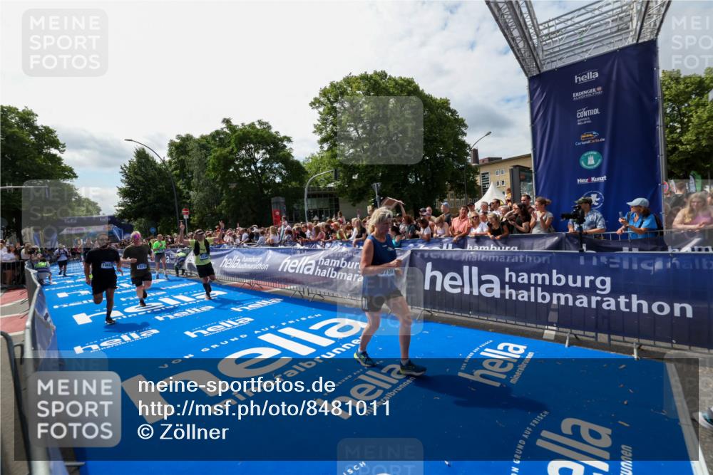 29.06.2025 - hella hamburg halbmarathon Zöllner http://msf.ph/oto/8481011 29.06.2025 11:29:58 Ziel 4314, 4361, 4378, 5798, 6956, 7162, 10653, 10710, 12505, 14392, 15847, 17560, 18369, 18706 meine-sportfotos.de