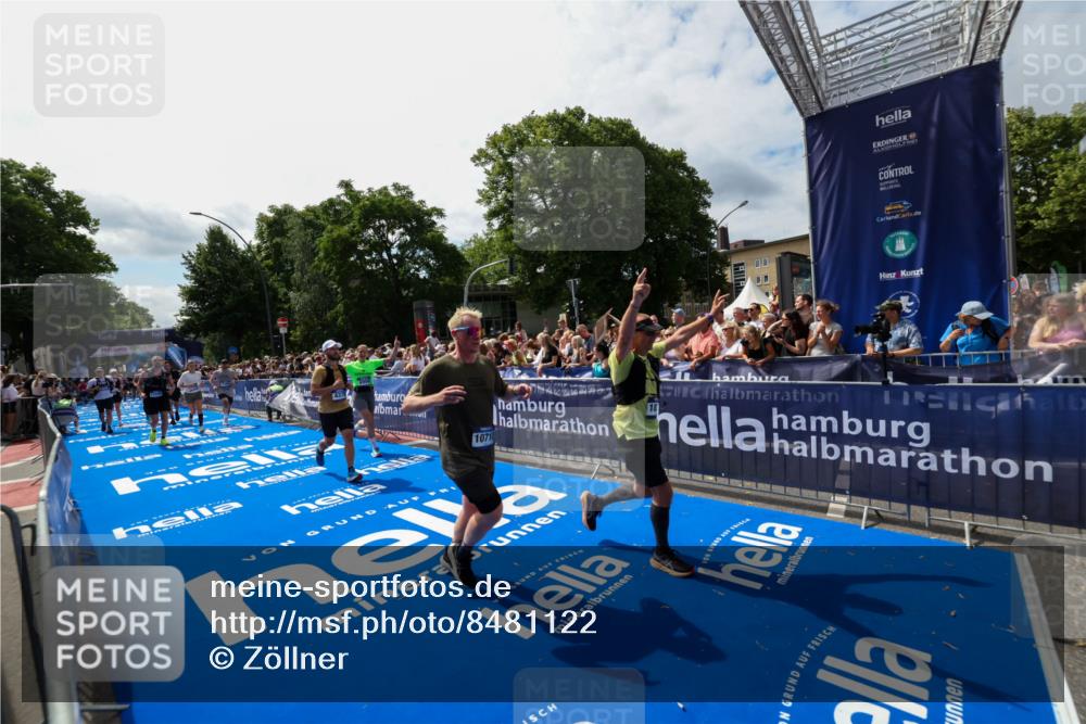 29.06.2025 - hella hamburg halbmarathon Zöllner http://msf.ph/oto/8481122 29.06.2025 11:30:00 Ziel 2514, 4314, 4361, 4378, 5798, 6956, 10653, 10710, 12505, 14392, 17560, 18109, 18369, 18706 meine-sportfotos.de