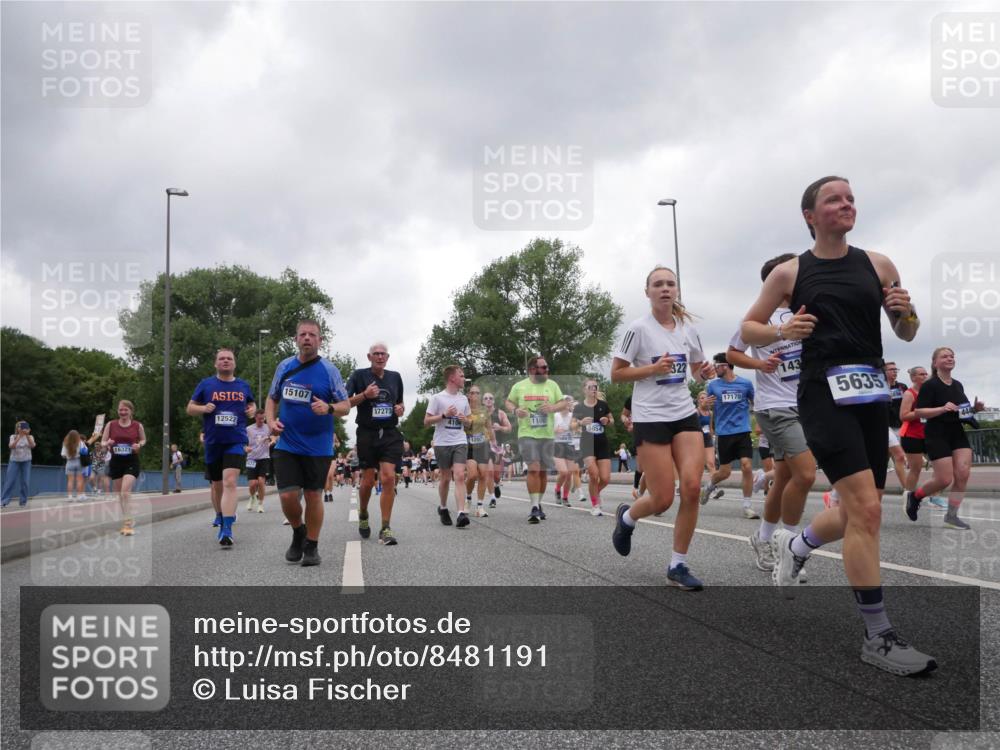 29.06.2025 - hella hamburg halbmarathon Luisa Fischer http://msf.ph/oto/8481191 29.06.2025 10:50:06 Kennedybrücke 16321, 12522, 15107, 17273, 410, 1200, 322, 17170, 143, 5635, 1004, 1100, 1104, 1999, 2662, 2665, 2697, 3896, 4104, 4448, 4483, 5635, 5854, 5892, 6623, 7073, 7268, 7364, 7368, 7374, 8010, 8047, 8706, 9337, 9426, 9774, 9949 meine-sportfotos.de