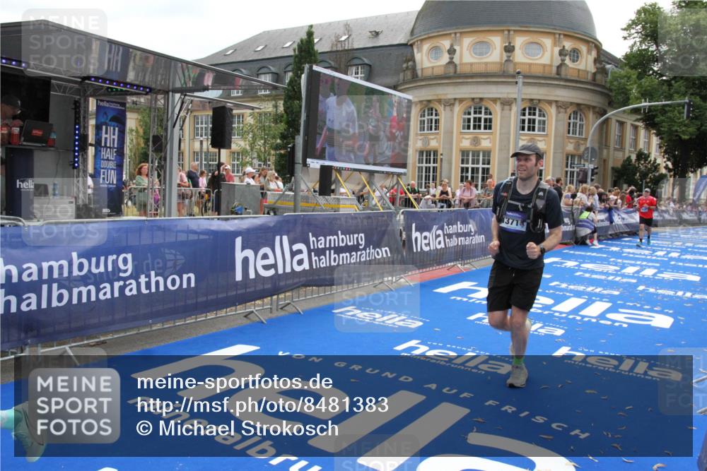 29.06.2025 - hella hamburg halbmarathon Michael Strokosch http://msf.ph/oto/8481383 29.06.2025 10:41:42 Ziel 1512, 9640, 9885, 13714, 16084, 18491 meine-sportfotos.de